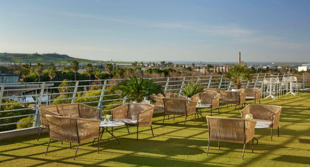 SEVILLE SPAIN AUGUST BREAK - Image 4