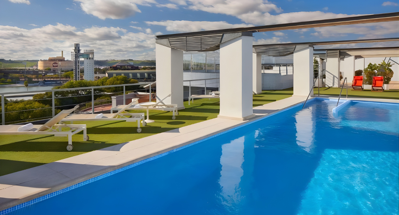 SEVILLE SPAIN AUGUST BREAK - Image 6