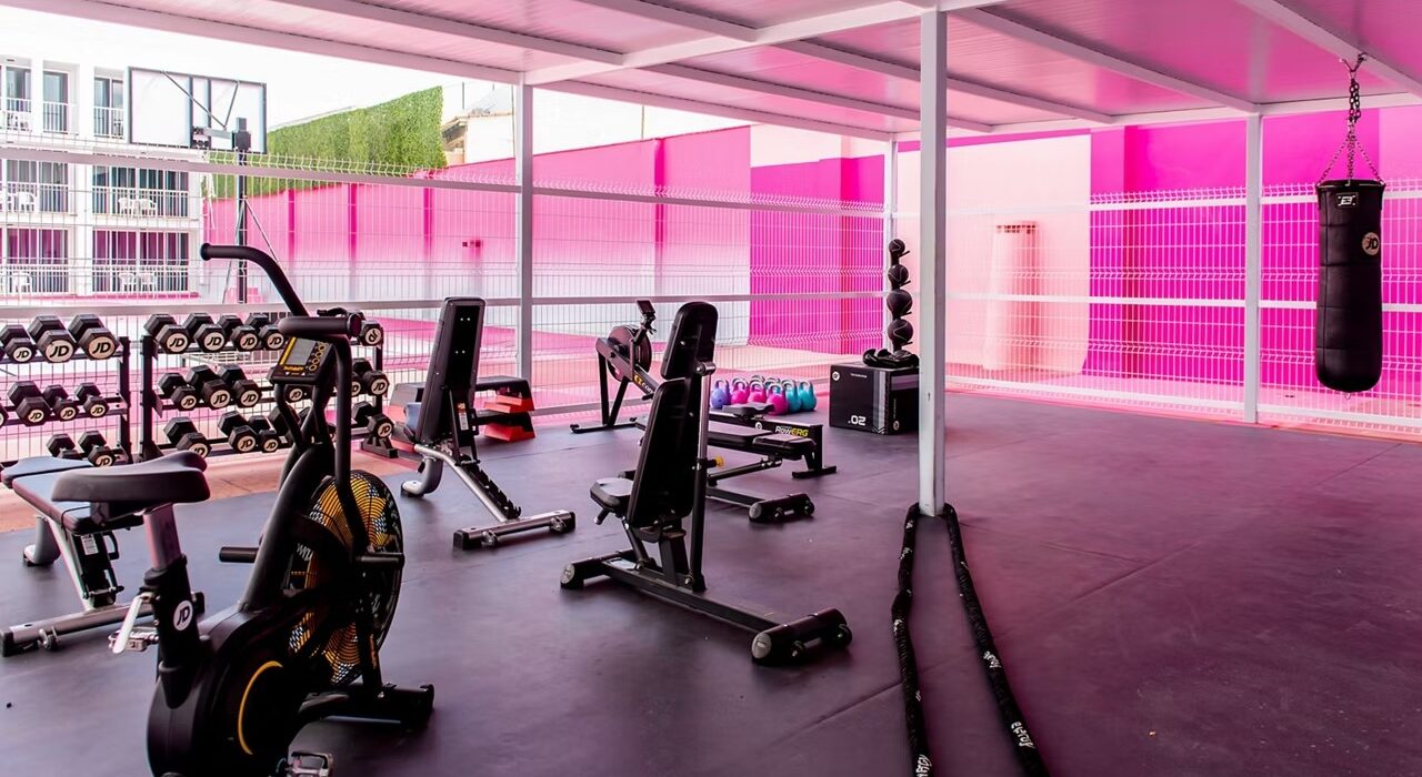 Early Summer PARTY Time at Ibiza Rocks - Image 5