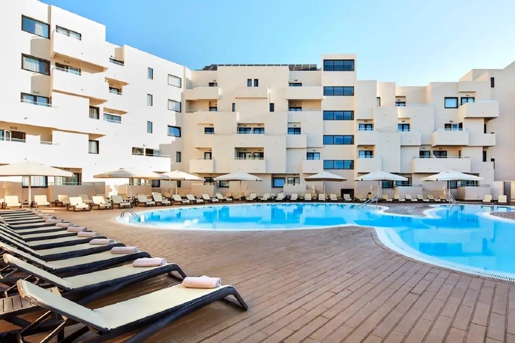 Mid April Spring Albufeira Weekender - Image 1