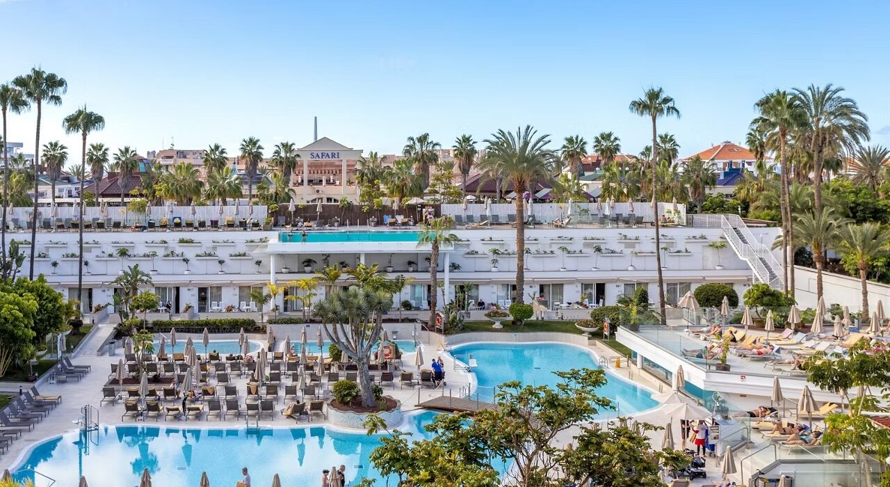 May Bank Hols at Spring Hotel Vulcano Tenerife - Image 2