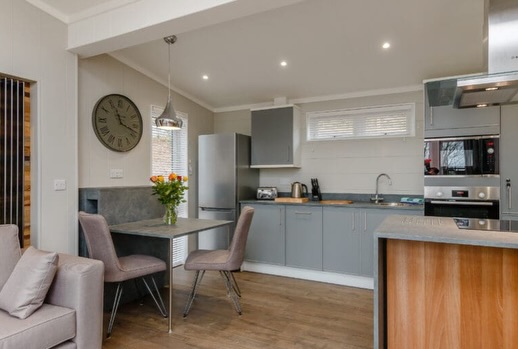 Somerset Summer 5* Luxury Lodge Resort - Image 3