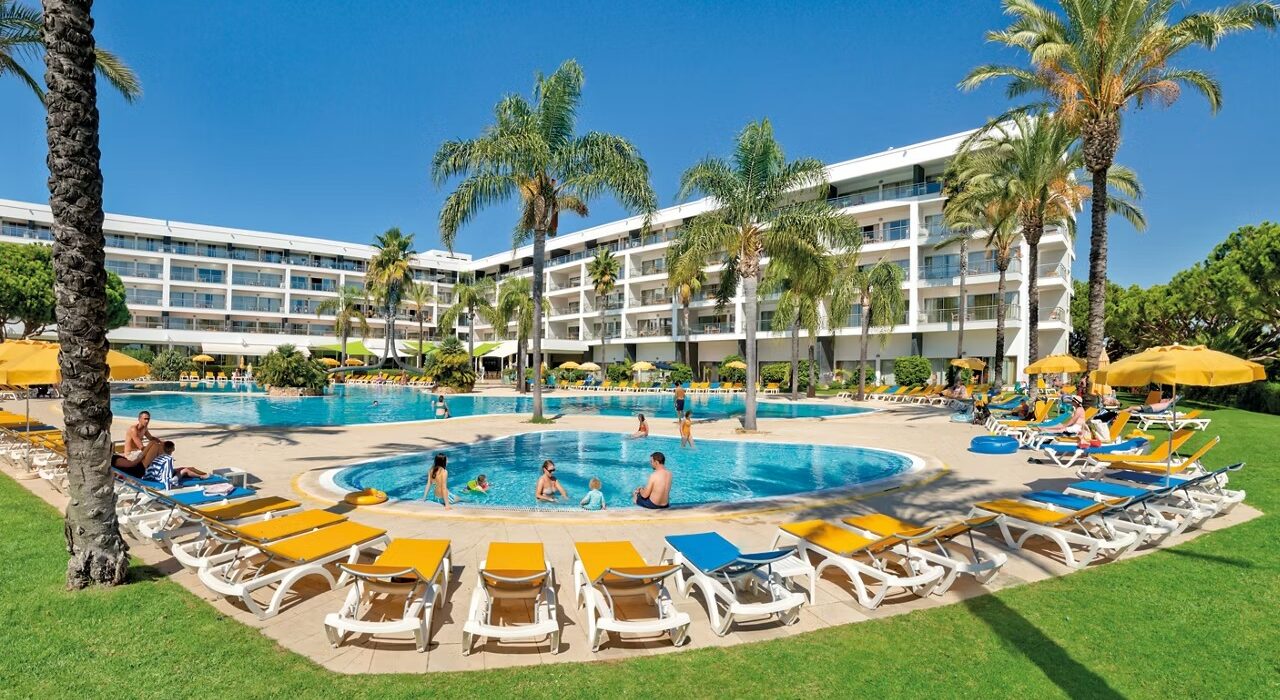 ALGARVE FAMILY DEAL LAST MIN BARGAIN - Image 1
