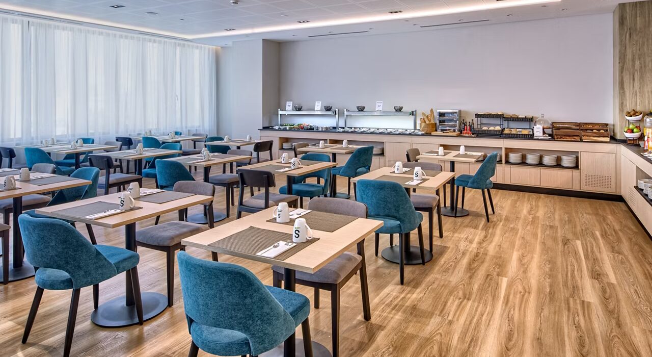 MALAGA SPAIN SUMMER CITY BREAK OFFER - Image 4