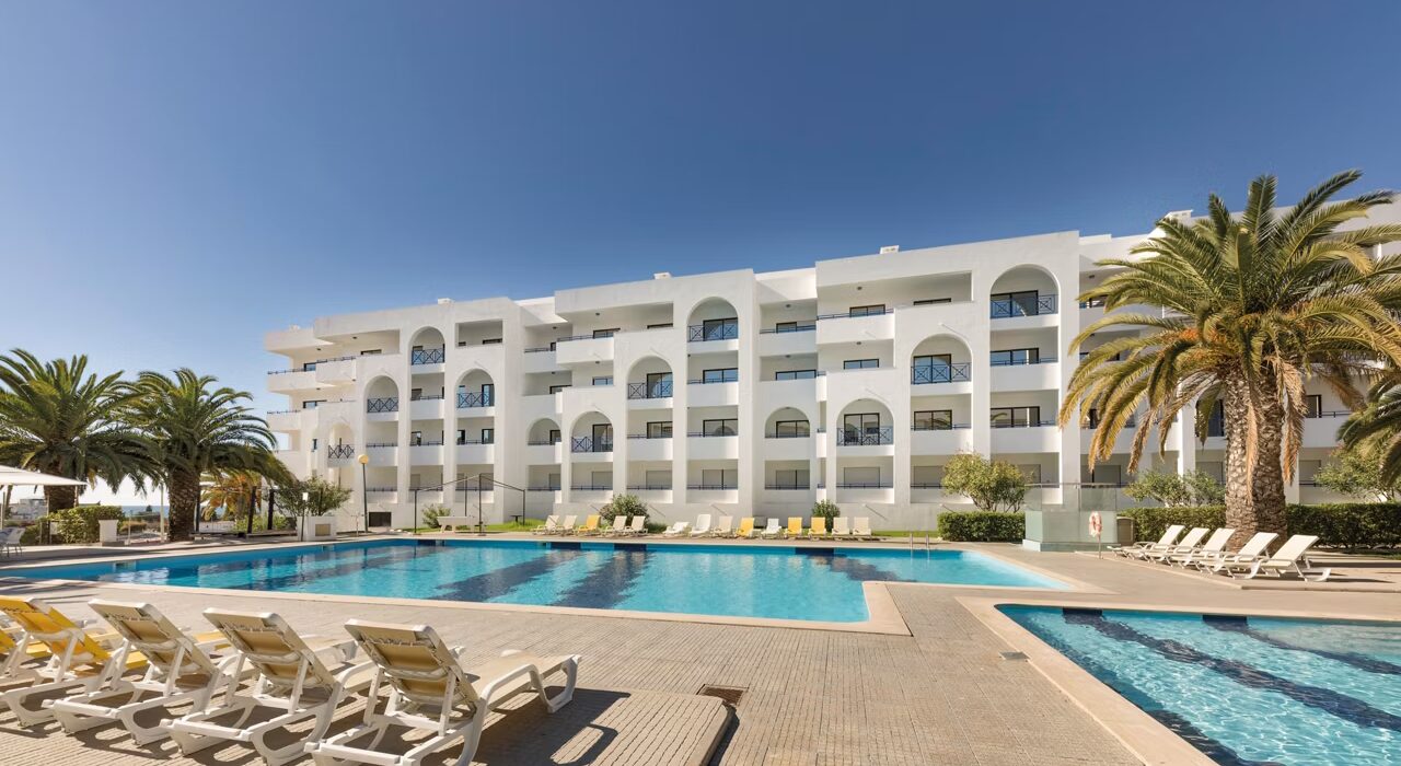 LAST MINUTE GETAWAY TO PORTUGAL - Image 3