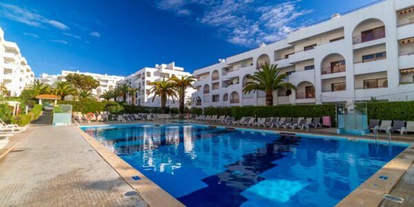 LAST MINUTE GETAWAY TO PORTUGAL