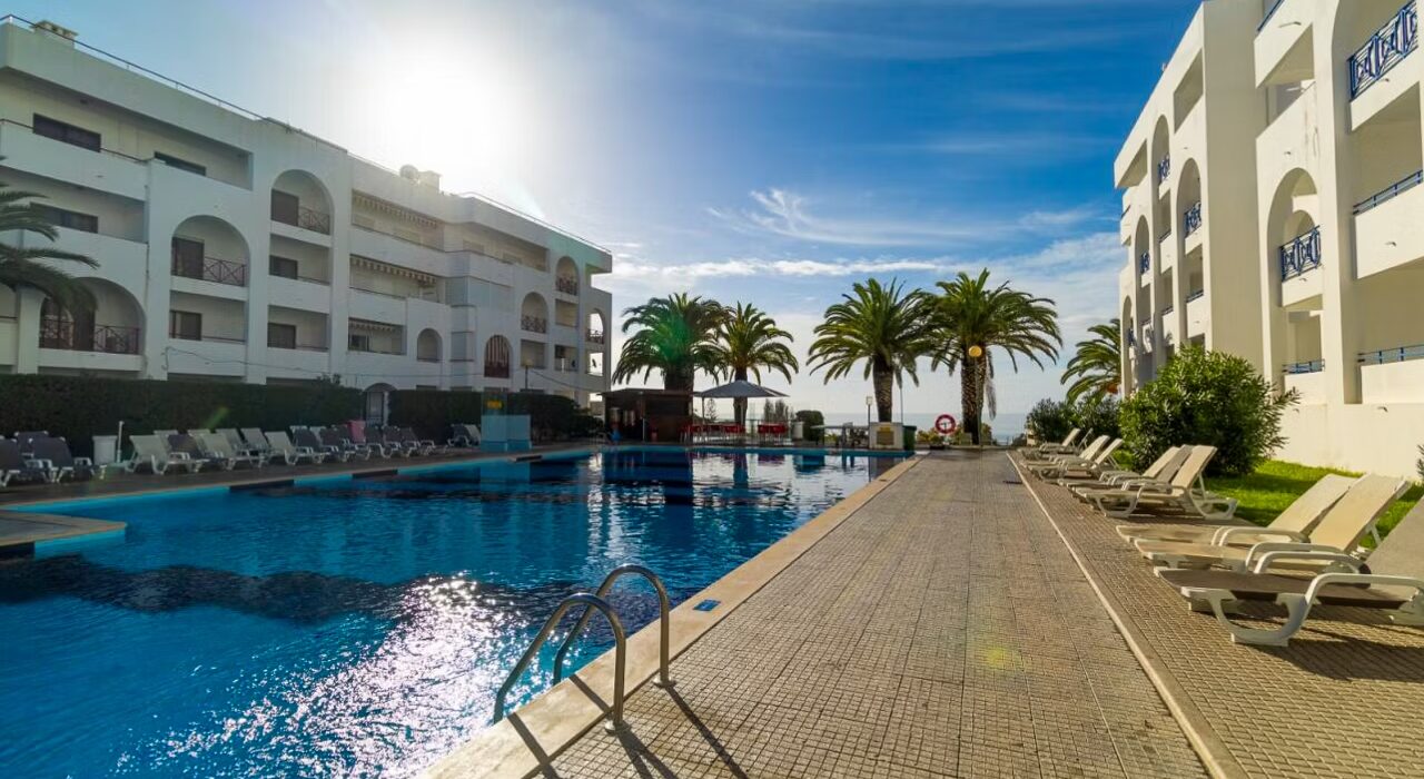 LAST MINUTE GETAWAY TO PORTUGAL - Image 4