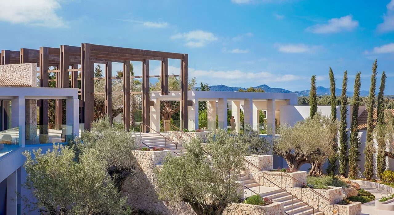 TIMELESS LUXURY AT IKOS PORTO PETRO - Image 5