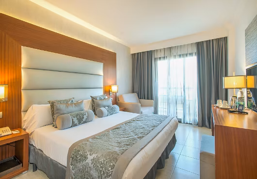 4* SANTA PONSA SPRING SUNSHINE BREAK - Image 3