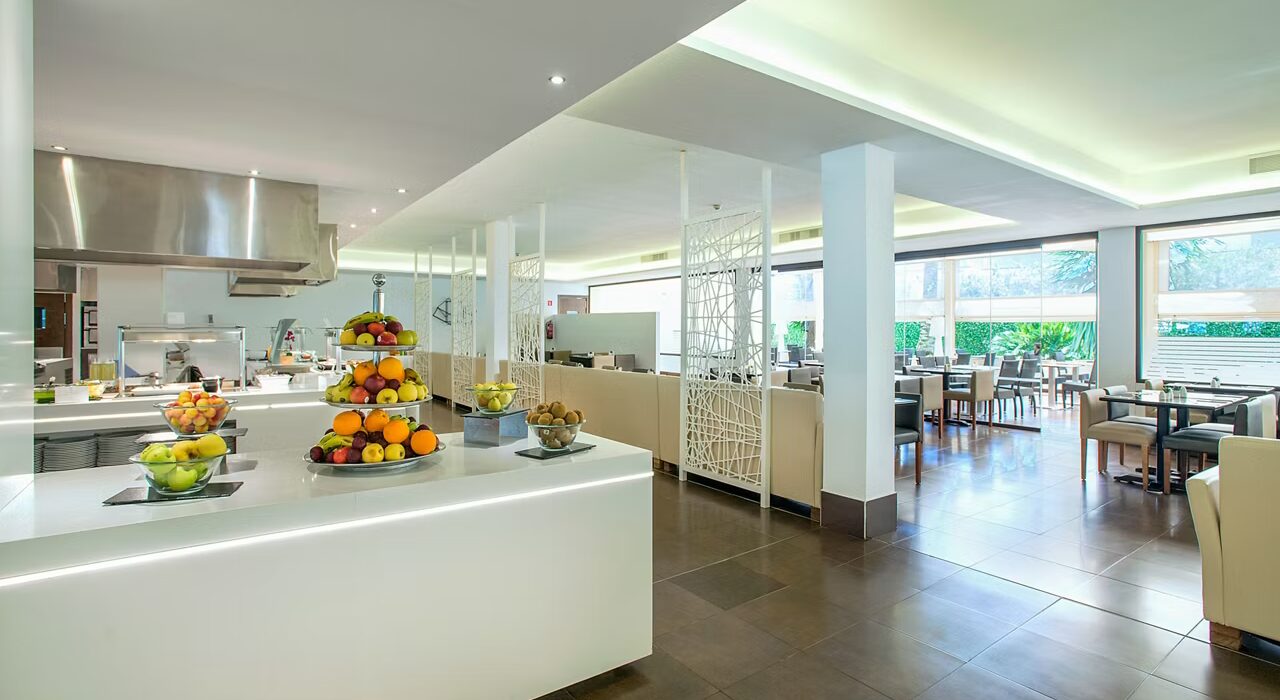 4* SANTA PONSA SPRING SUNSHINE BREAK - Image 5