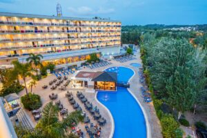 Mid May TWO WEEK Salou Spain BARGAIN Hols