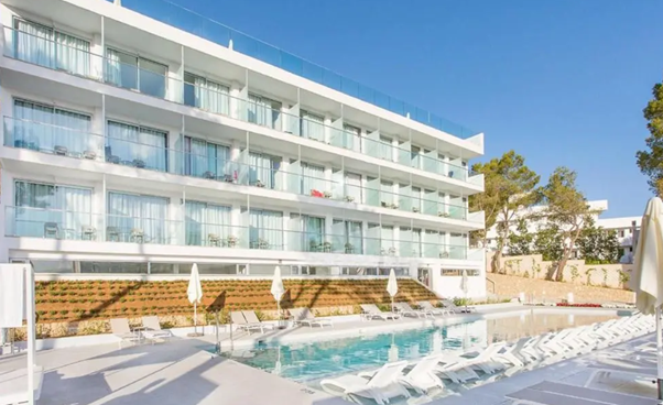 Stylish Santa Ponsa Majorca Autumn Sun Break - Image 3