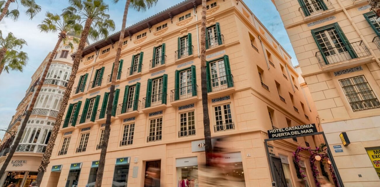 LAST MIN 4* Malaga SPain Mini Break - Image 1
