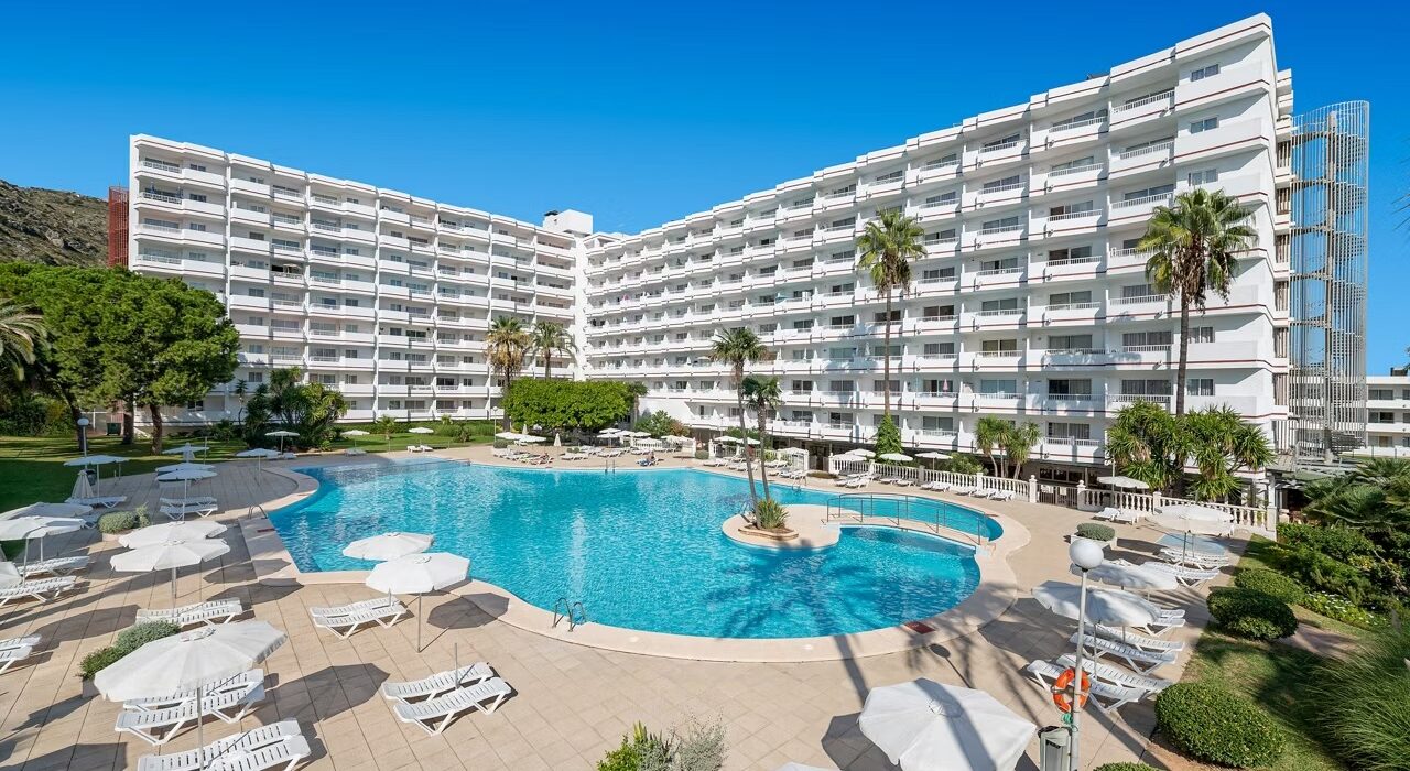 Mid May Family Bargain to Alcudia Majorca - Image 2