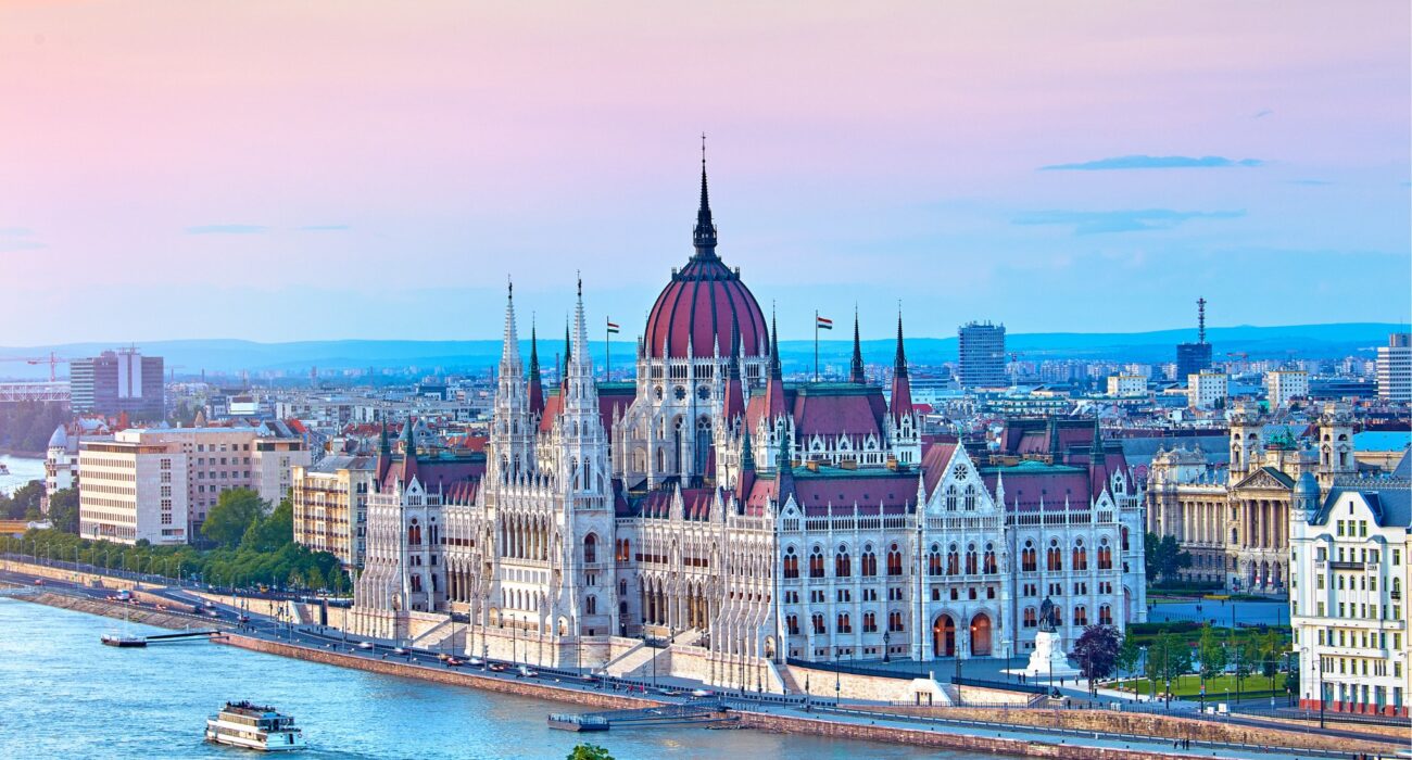 Mid May 4* Budapest City Break NInja Offer - Image 1