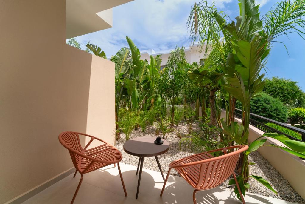 Rhodes Autumn TWO WEEK Sunshine Value - Image 1