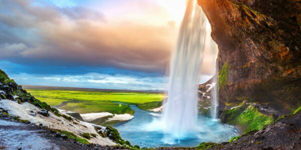 Spring Short Break to STUNNING Iceland
