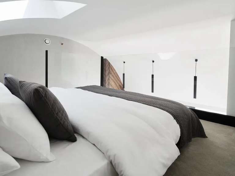 Spring Krakow Poland River Hotel Stay - Image 3