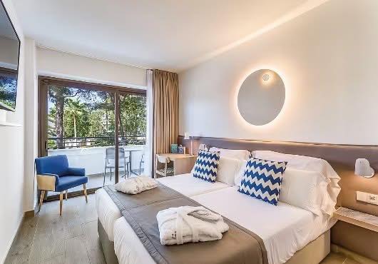 LAST MIN 5* Palma Nova Majorca Short Break - Image 3