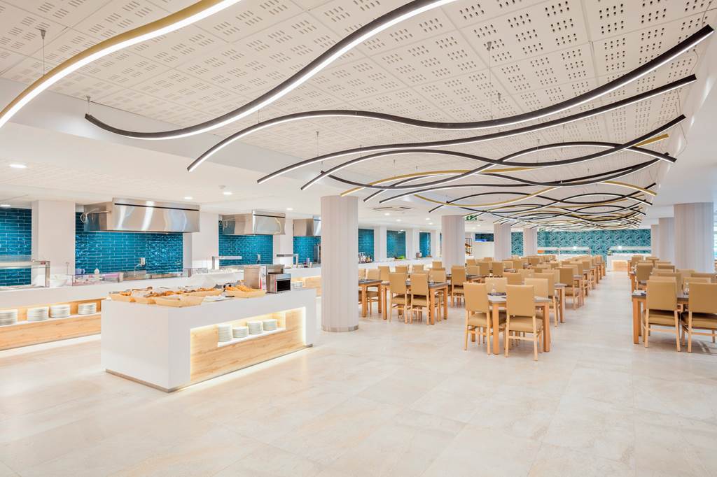 SALOU FAMILY FUN 2027 EARLY BOOKER - Image 2