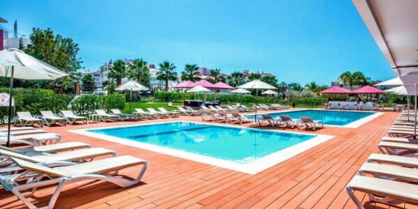 Mid April 4* Algarve Portugal Mini Break