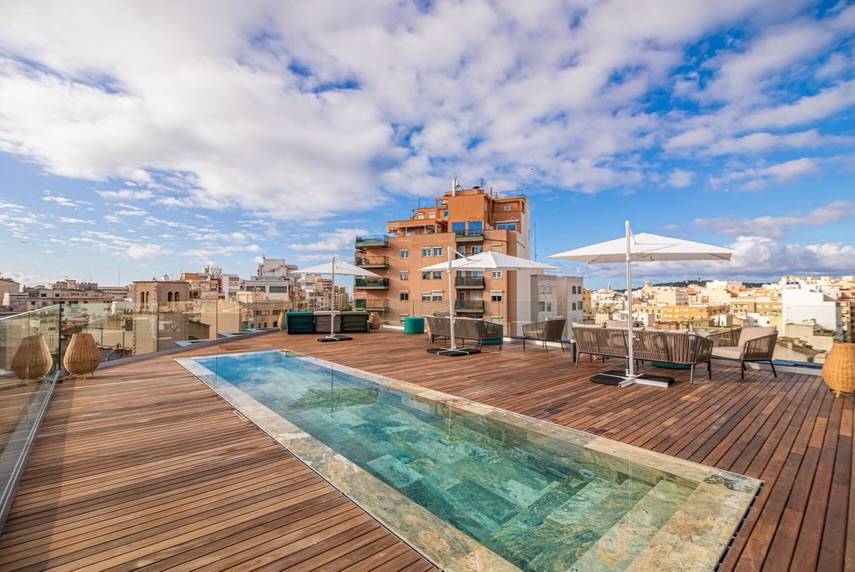 Late August Palma Majorca Summer City Break - Image 2