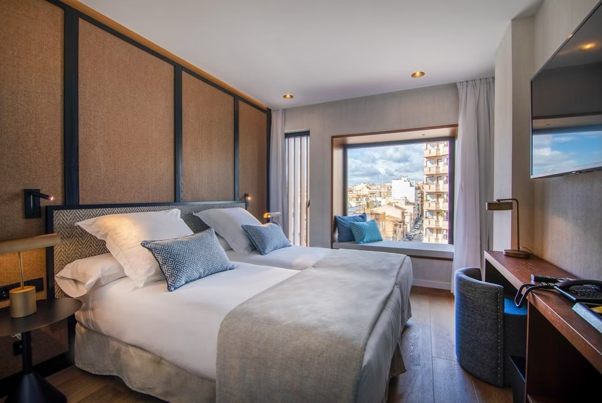 Late August Palma Majorca Summer City Break - Image 3