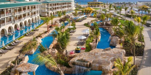 Luxury Dominican Republic Swim Up Bliss