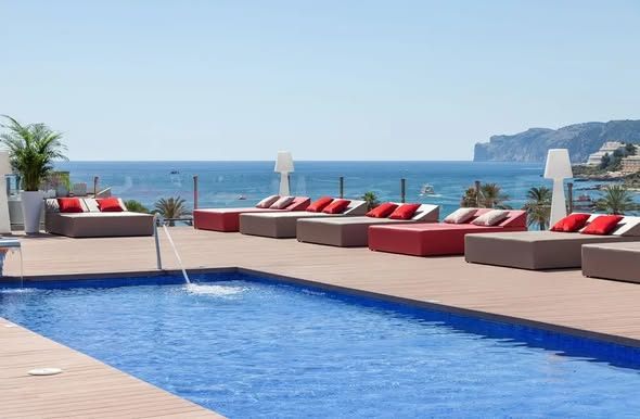 LAST MIN 4* Santa Ponsa Spring Short Break - Image 1