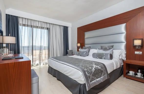 LAST MIN 4* Santa Ponsa Spring Short Break - Image 2