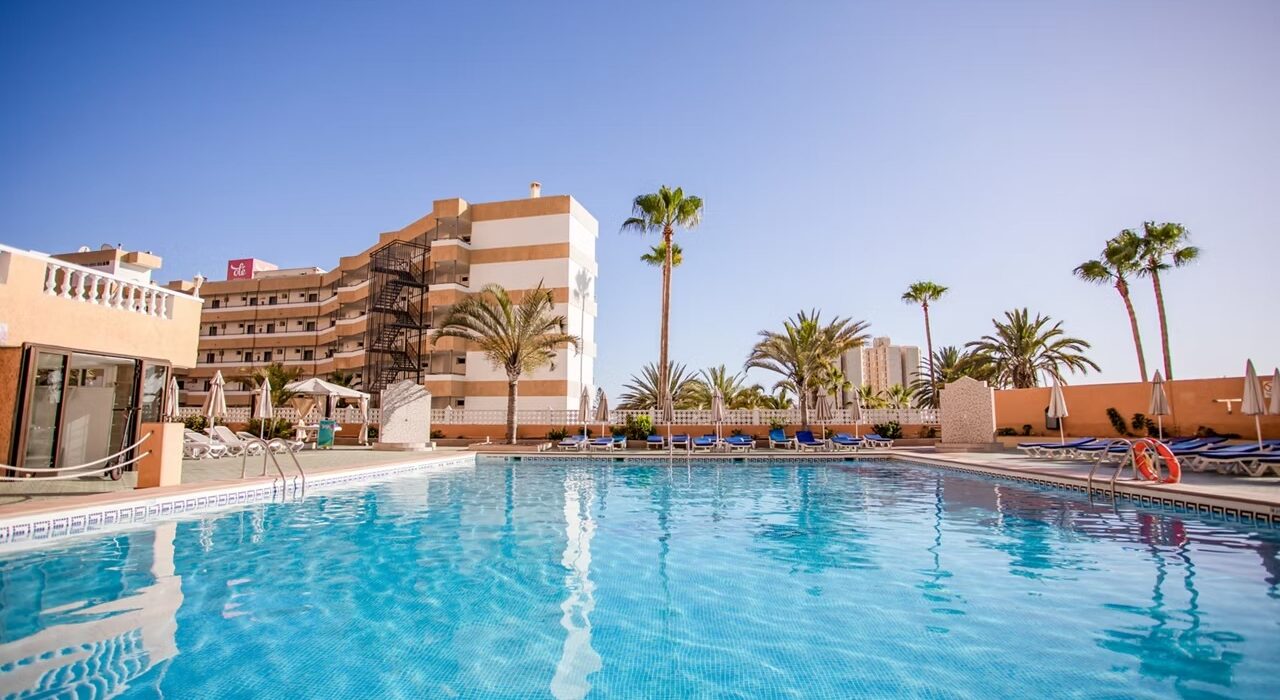 Mid April Tenerife VALUE Sunshine Retreat - Image 1