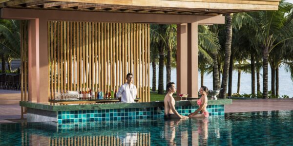 Vietnam Twin Centre – Discover Beach and City