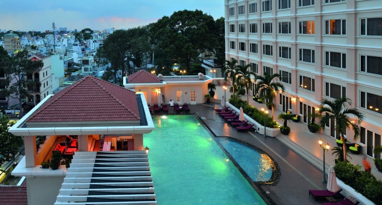 Vietnam Twin Centre – Discover Beach and City - Image 3