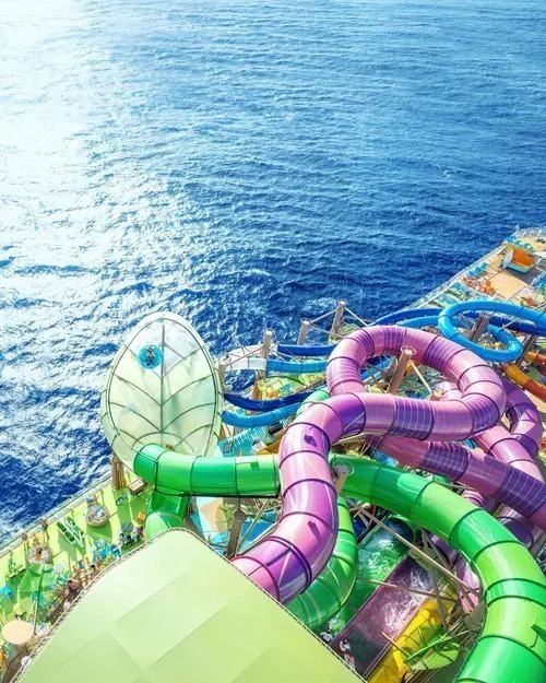 CRUISE ON THE BRAND NEW LEGEND OF THE SEAS - Image 5