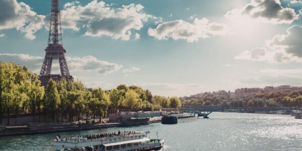 PARIS FRANCE SUMMER CITY BREAK