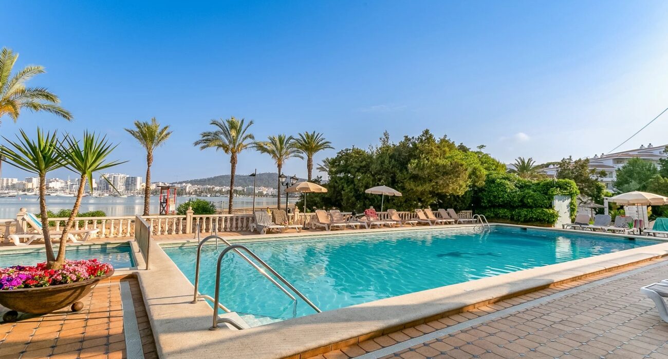 LAST MIN Early May Ibiza Sunshine BARGAIN - Image 1