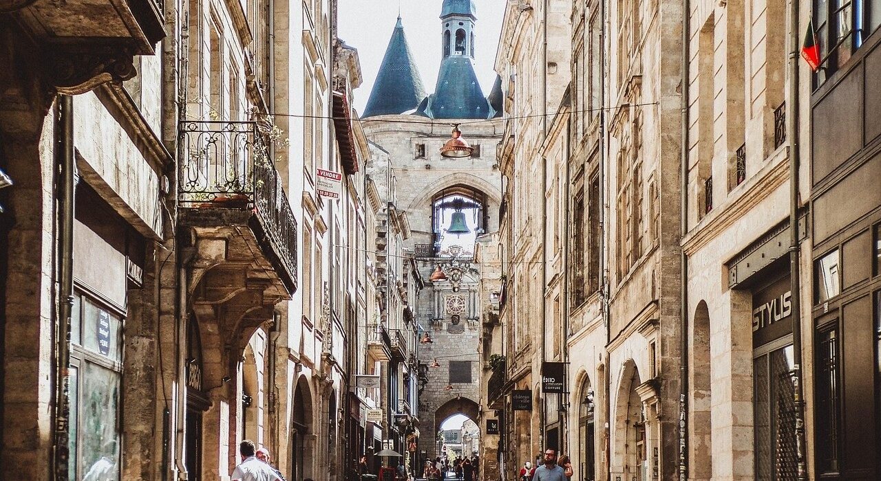 Summer Hols Special to Bordeaux France - Image 1