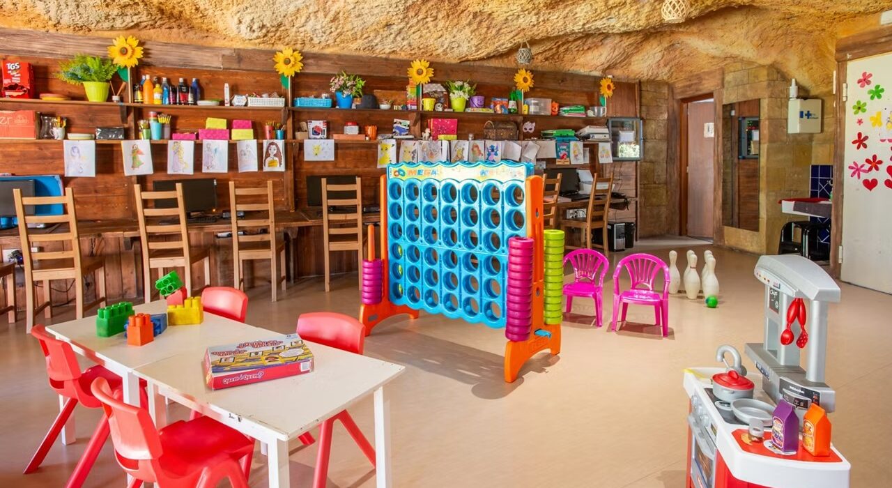 MID MAY PIRATES VILLAGE FAMILY OF 4 SPECIAL - Image 7