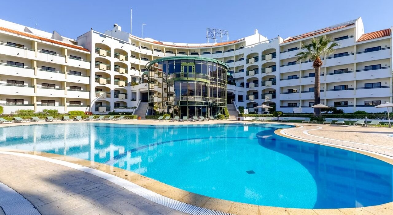 Albufeira POrtugal PEAK Summer Dates Hols - Image 1