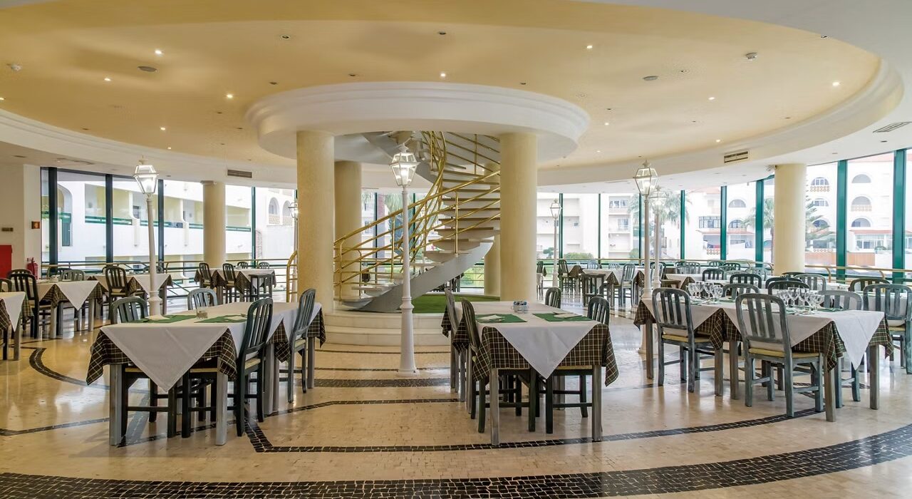 Albufeira POrtugal PEAK Summer Dates Hols - Image 5