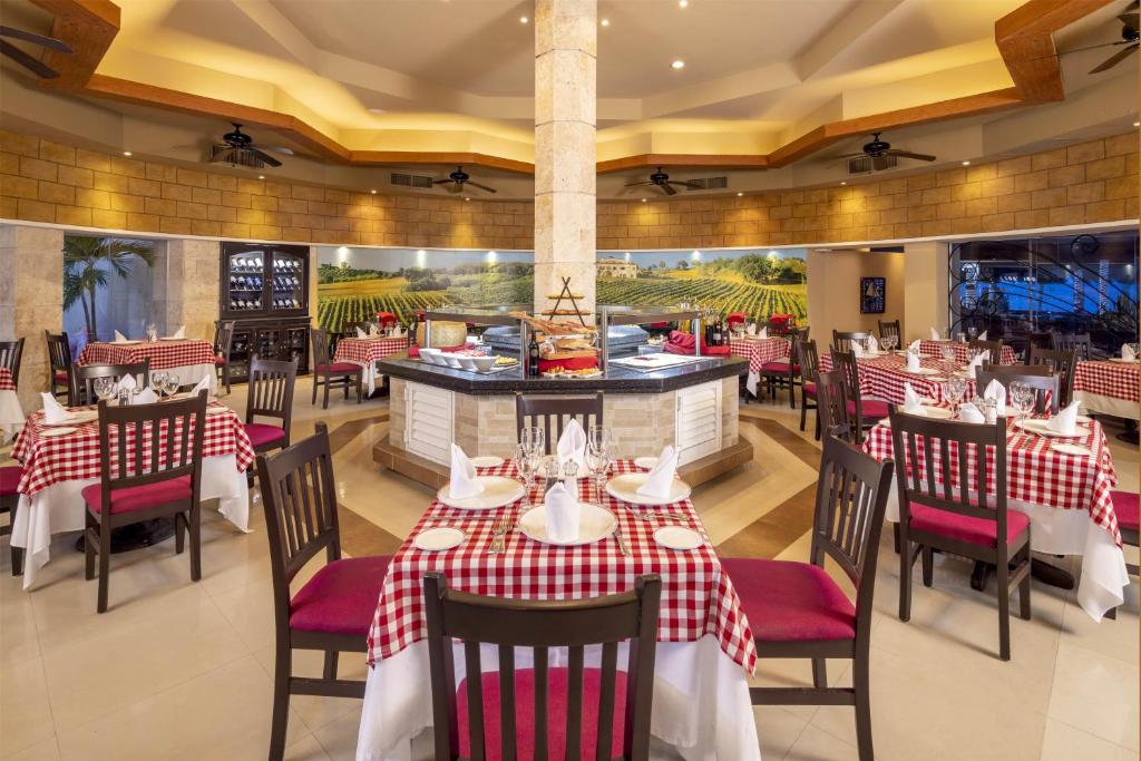 Late Year Getaway Break to Cancun Mexico - Image 4