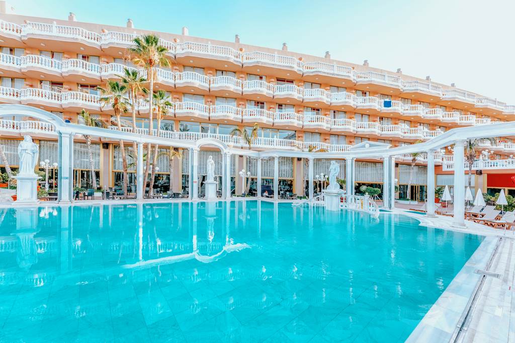 TENERIFE SUMMER BEACHFRONT GETAWAY - Image 3