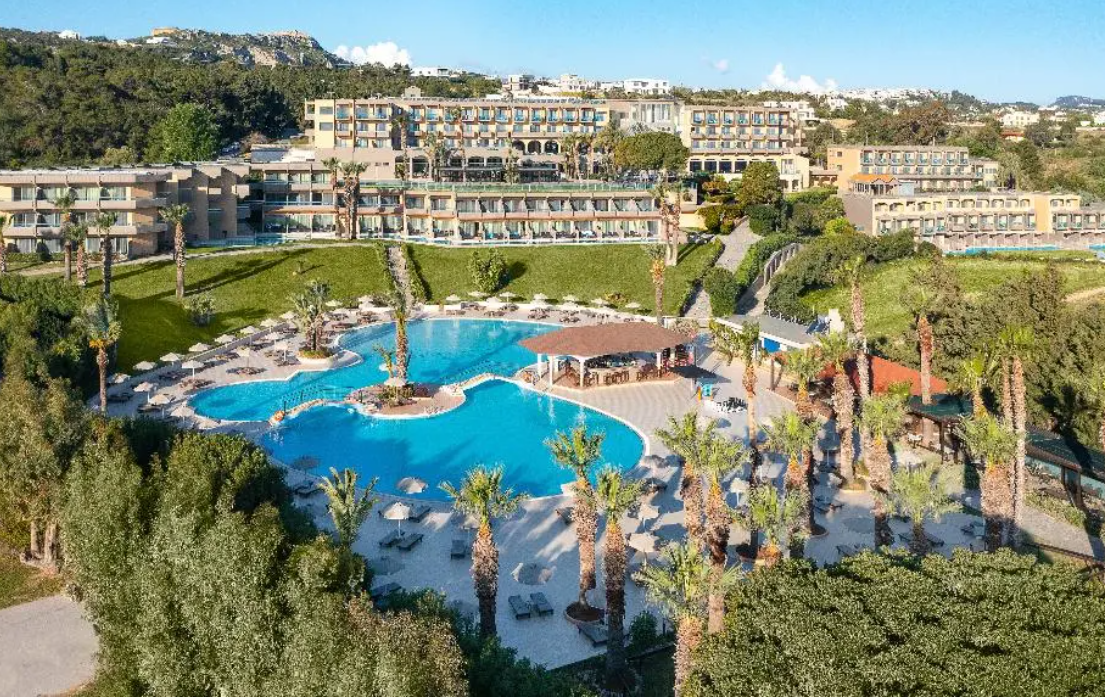 Luxury Swim Up Sea View Room in Rhodes - Image 2