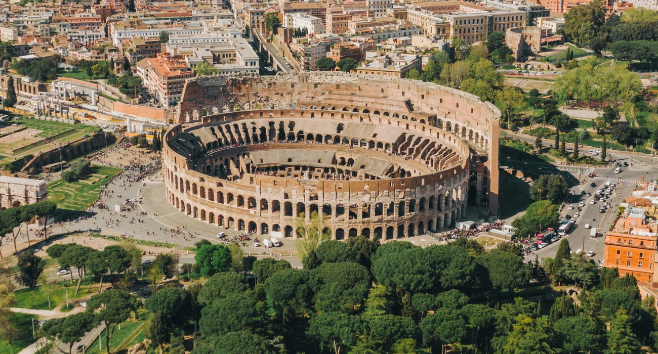 PEAK SUMMER CITY BREAK IN ROME ITALY - Image 2
