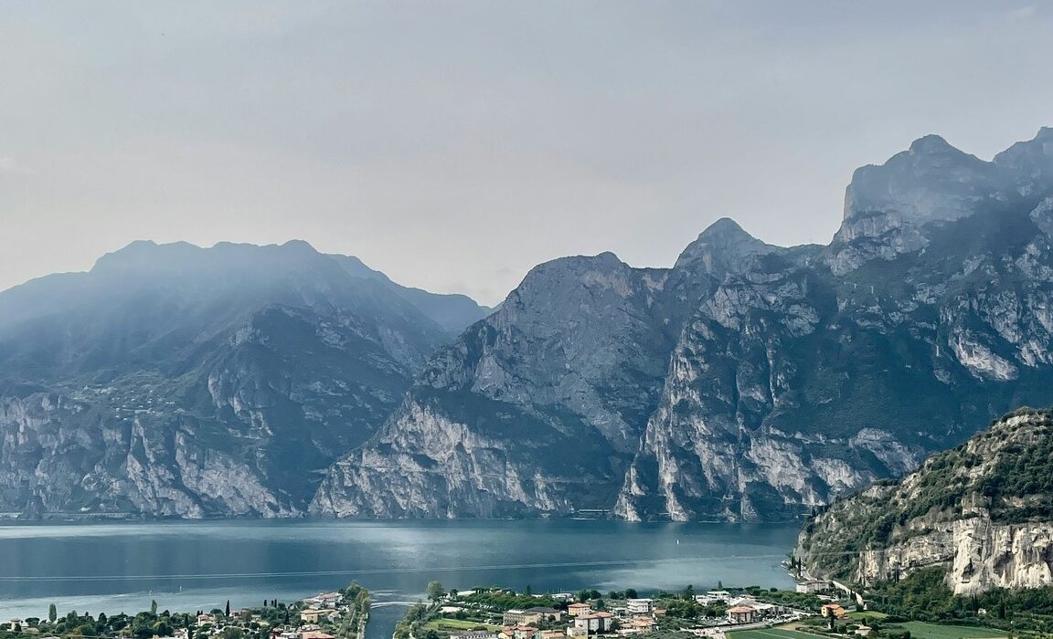 Beautiful LAKE GARDA Italy with EXCURSIONS - Image 2