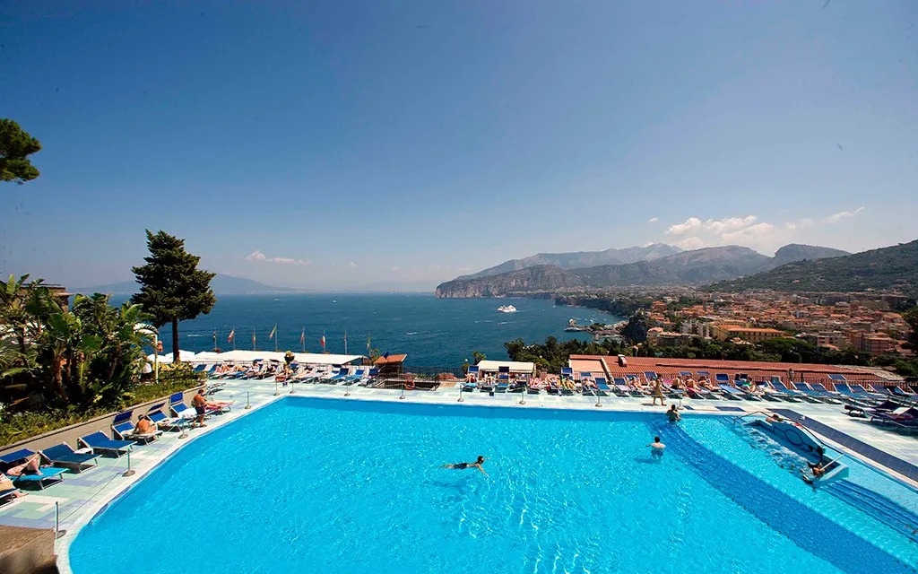 PEAK Summer in Stunning Sorrento Italy - Image 1