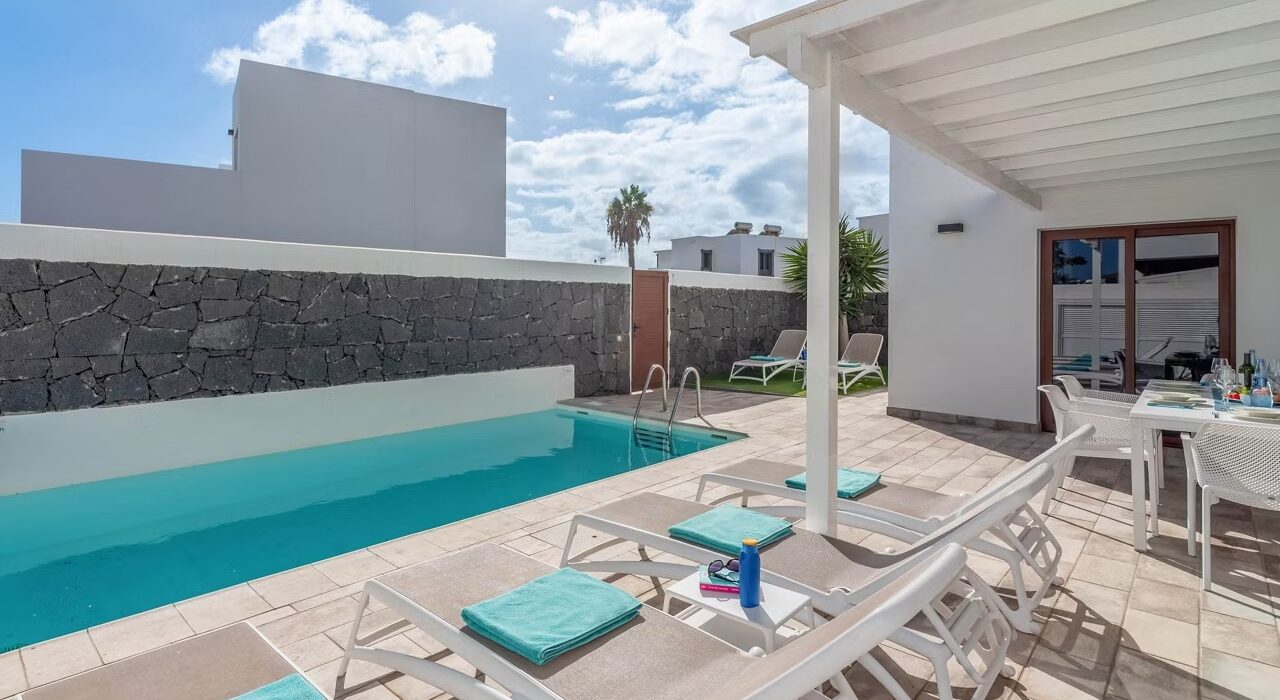 Lanzarote Private Villa – Up To Family of 5 - Image 1