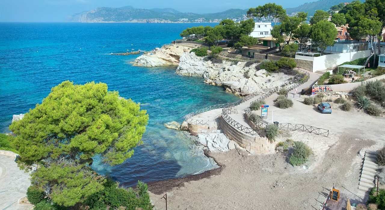LAST MIN Family of 5 Hols to Majorca - Image 1