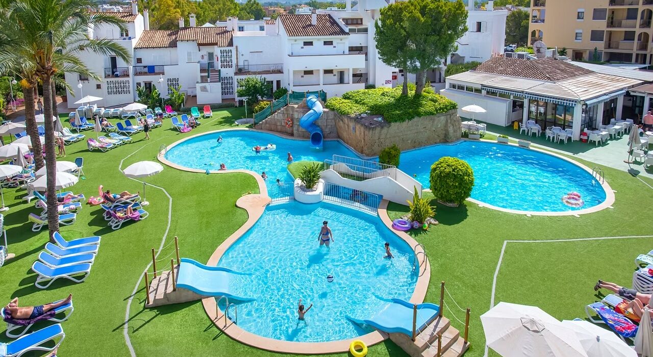 FAMILY OF 4 LATE DEAL TO SANTA PONSA - Image 3