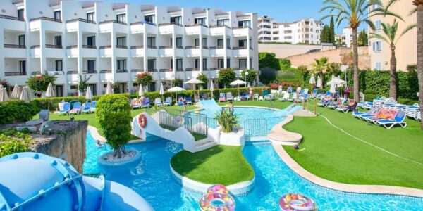 FAMILY OF 4 LATE DEAL TO SANTA PONSA